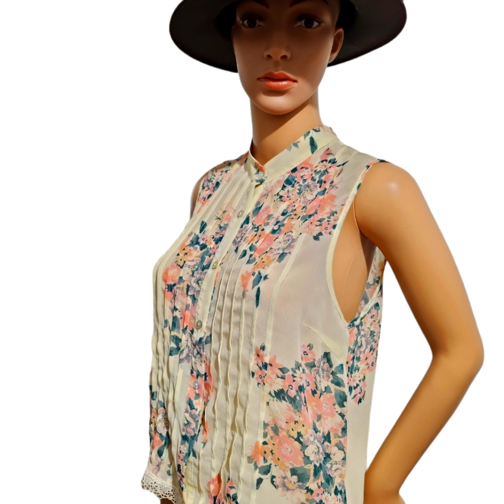 Floral Yellow Sheer Lace Button-down blouse XS, Forever 21